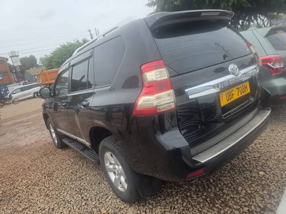 A picture of Toyota Landcruiser prado Tx