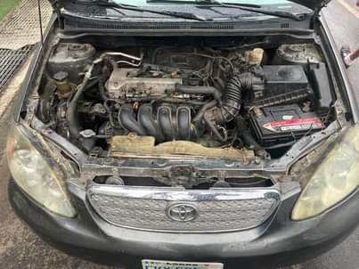 A picture of Dealer market 2005 corolla gear ac untouched Engine is tapping