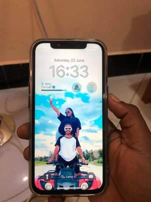 A picture of Iphone 13 plain