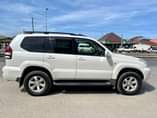 A picture of TOYOTA LANDCRUISER PRADO Make 2006 Color Pearl White Engine 2TR