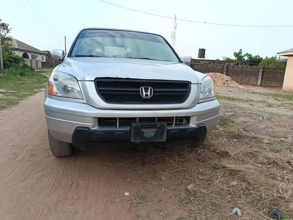 A picture of Clean 2004 Honda Pilot