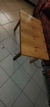 A picture of Selling household items