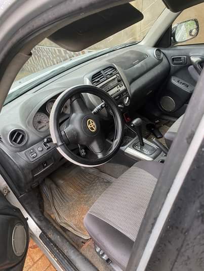 A picture of Toyota rav4 2005 model