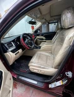 A picture of Neatly used 2016 Toyota Highlander limited edition 18m Location lagos