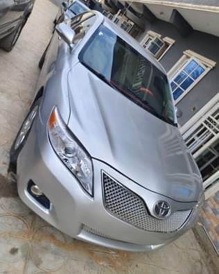 A picture of Toyota Camry 2010 V6 engine