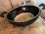 A picture of saucepans good quality in good condition pick from kiwaltule