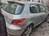 A picture of Peugeot 307 automatic transmission 2 doors first body pan engine