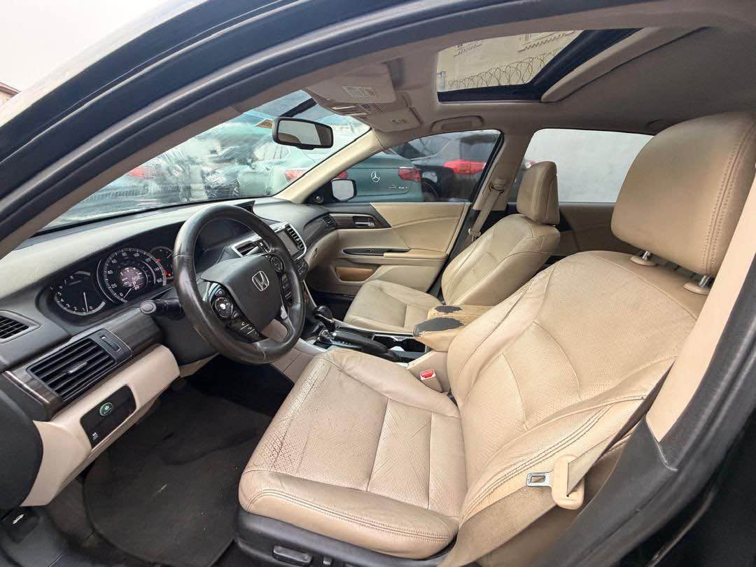 A picture of Preowned 2016 Honda Accord