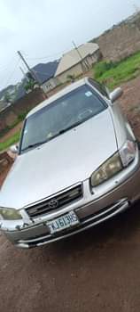 A picture of 2002 Toyota Camry le Fish light