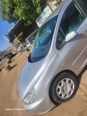 A picture of Peugeot Automatic 306 fairly used