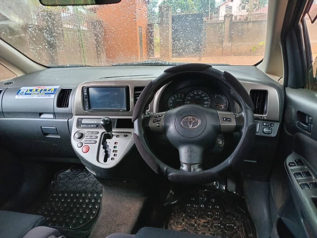 A picture of Toyota wish