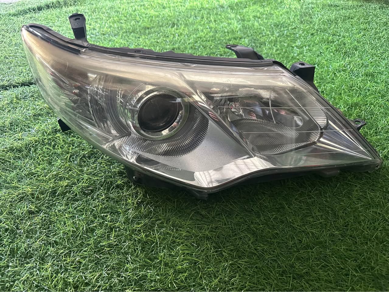 A picture of Toyota Camry RH Original Headlight