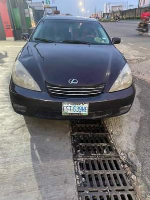 A picture of Lexus ES300 2004