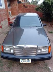 A picture of Mercedes Benz Vboot 230 E