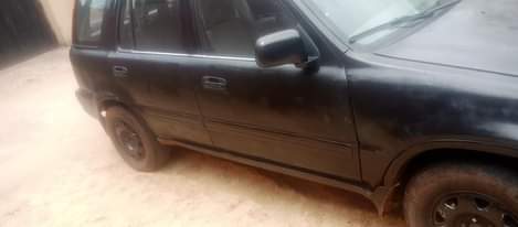 A picture of Old Model CRV forsale in Nnewi 870k. 08147376573 Everything working