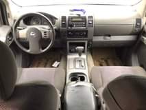 A picture of 2005 Nissan Pathfinder SE