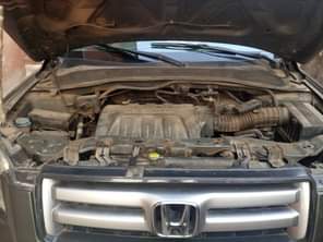 A picture of Honda pilot First body going for 1 950k My settlement