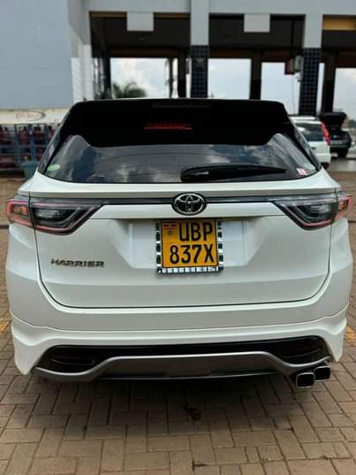 A picture of TOYOTA HARRIER 2014 MODEL