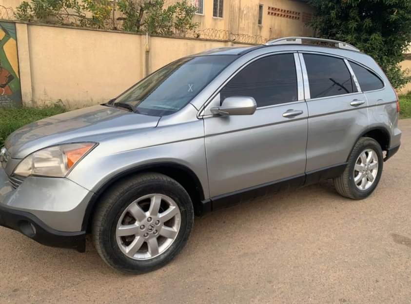 A picture of Very clean 2008 Honda CR V Notning to fix Car