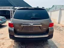 A picture of Fresh hot deal Brand TOYOTA Model HIGHLANDER Year 2009 upgraded