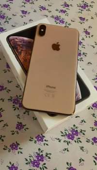 A picture of NEATLY USED IPHONE XS MAX 256gb ROM Face Id perfect