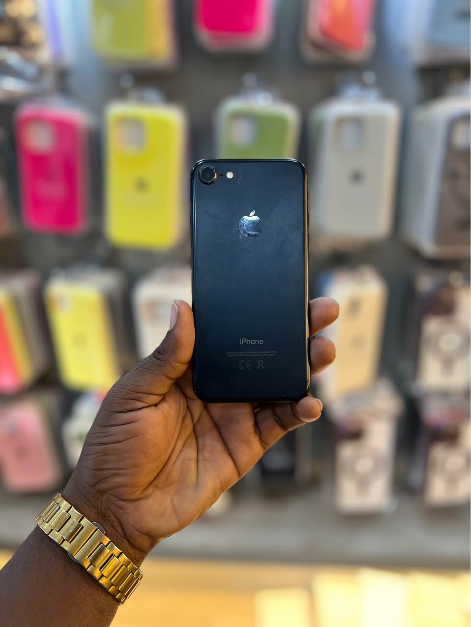 A picture of IPHONE 7PLAIN BEI LAKI MOJA TU 100000 CALL 0786682446