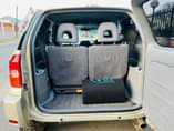 A picture of 2004 toyota rav