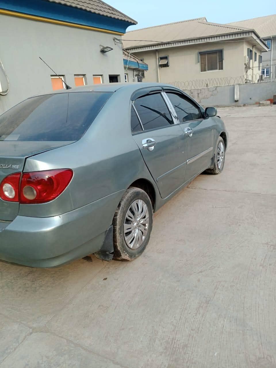 A picture of 2004 Toyota corolla