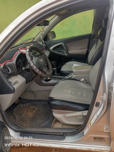 A picture of Toyota RAV4 2008 model