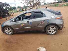 A picture of 2010 honda civic manual drive