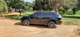 A picture of Toyota harrier 2008