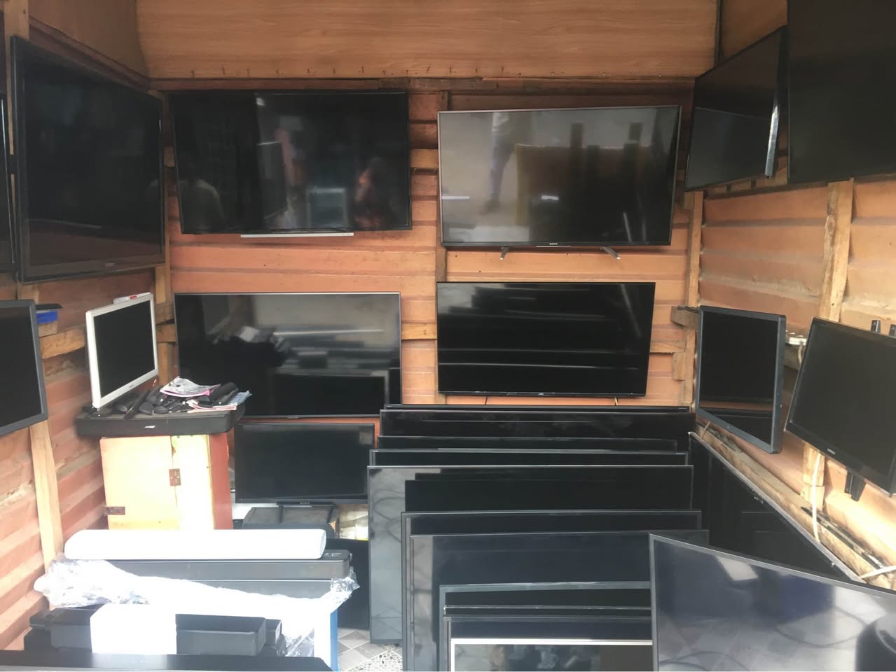 A picture of TVs Samsung Sony Hisense LG