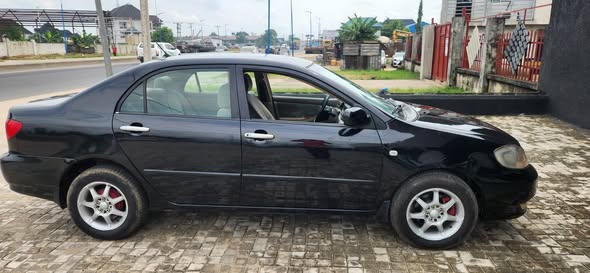 A picture of CLEAN 2006 TOYOTA COROLLA LE