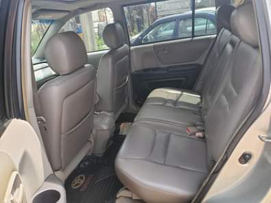 A picture of Registered Toyota Highlander 2003 pure first body pan 2 Rows