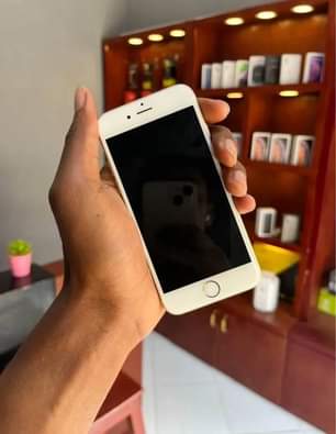 A picture of iphone 6 plain gb 64