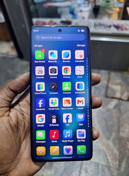 A picture of Oppo Reno 10 5G 512gb