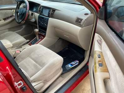 A picture of 2004 model Toyota Corolla LE Pure tokumbo standard Nothing to