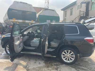 A picture of Highlander 09 for sale