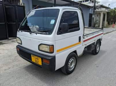 A picture of SUZUKI KERRY