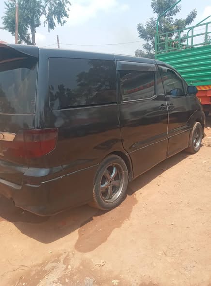 A picture of TOYOTA ALPARD