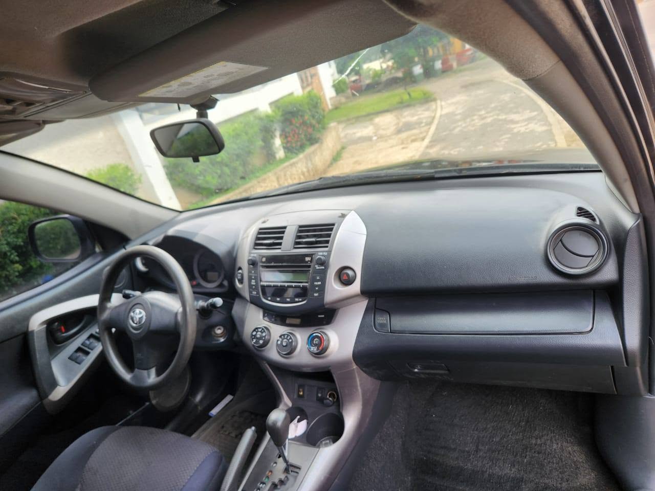 A picture of 2006 TOYOTA RAV 4 V6