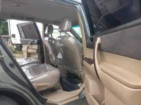 A picture of Toyota highlander 2008 model 3rows