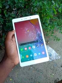 A picture of TABLAT A8 4G