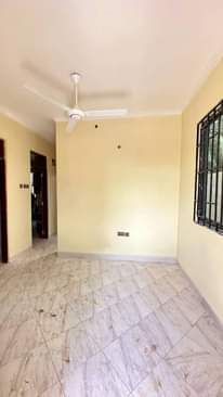 A picture of Mwana Nzengo Nimekuletea kitu kipyaa ni Apartment s kalii stand