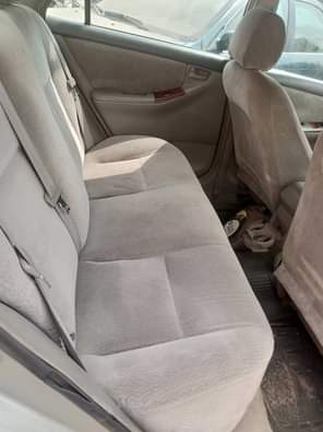 A picture of 1st body 2004 Toyota Corolla with chilling ac neat interior