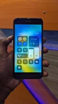 A picture of Iphone 8 plus 64gb storage still clean