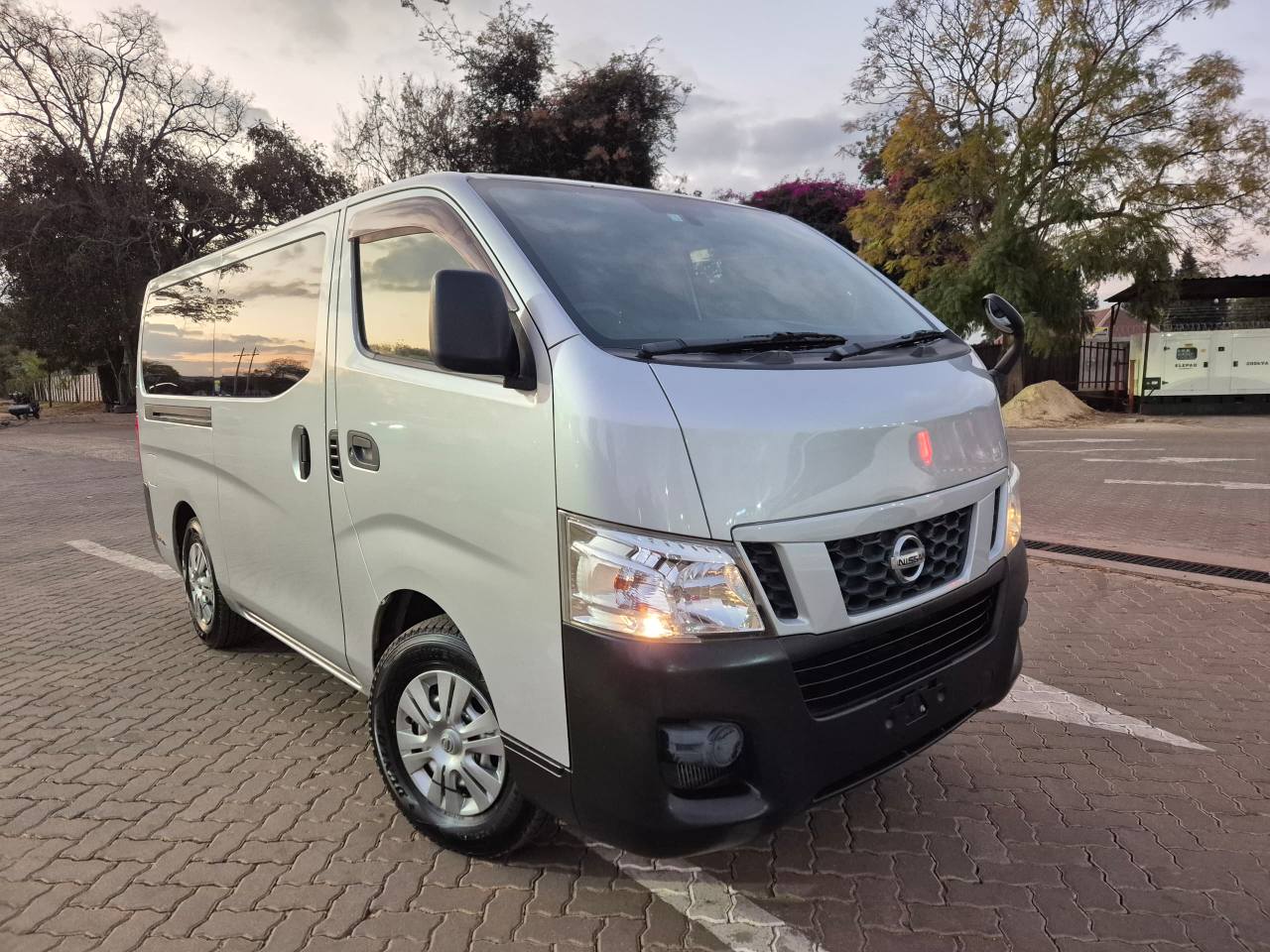 nissan nv350