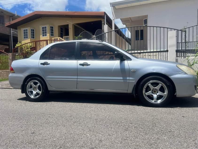 mitsubishi lancer