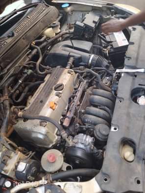 A picture of Honda CR V 2004 Engine and Gear perfect AC Super
