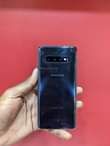 A picture of samsung S10 with green line at 380k call on 0753430863